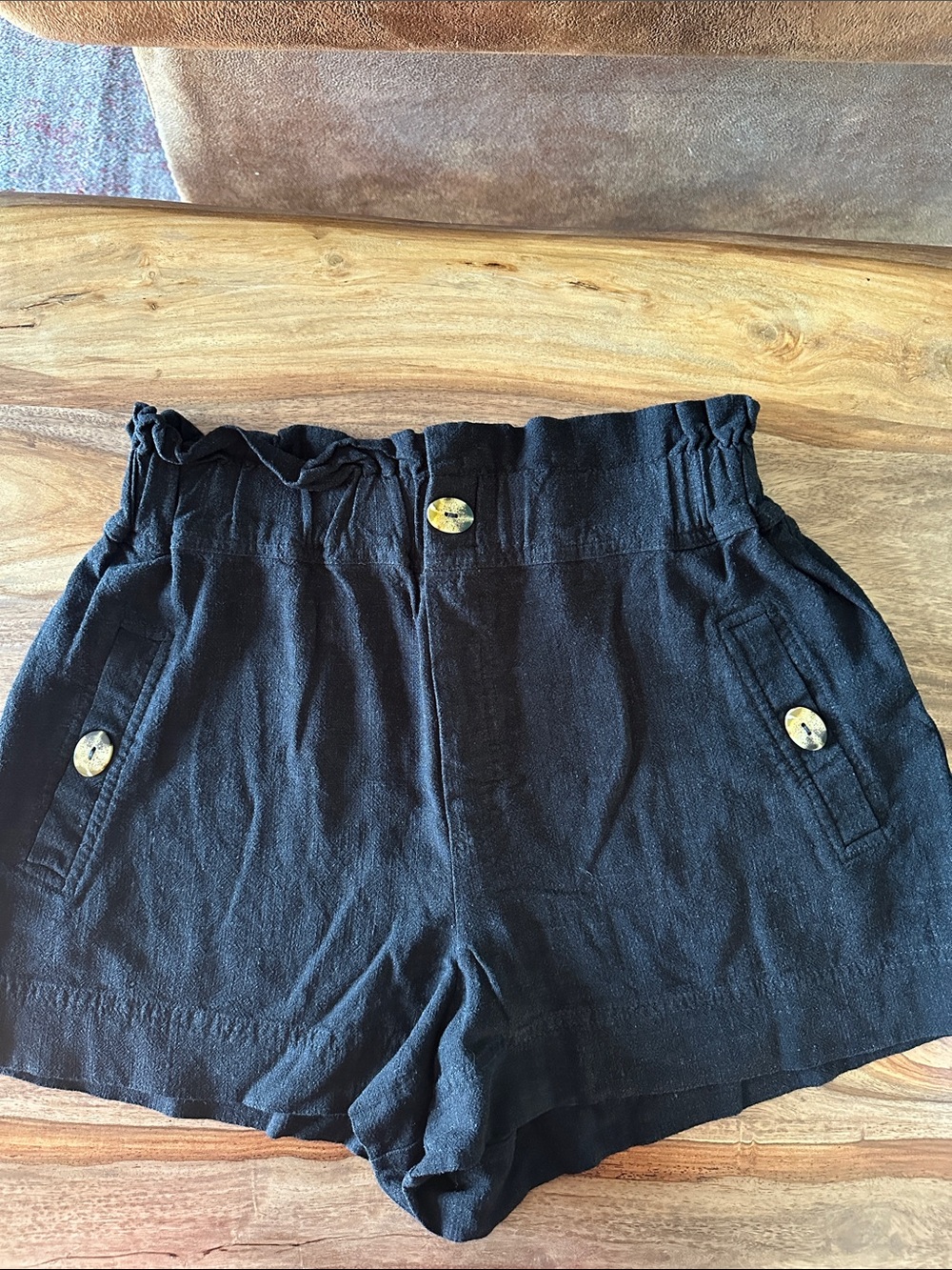 Topshop black Paper Bag
Linen High Rise Shorts 6 faux pockets elastic waist